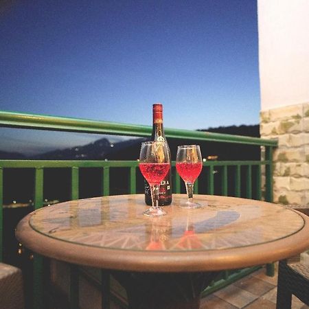Hotel Kasauli View Cafe Restaurant Open Terrace Mountain View Екстер'єр фото