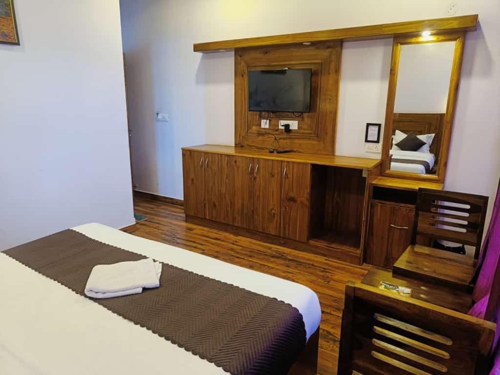 Hotel Kasauli View Cafe Restaurant Open Terrace Mountain View Екстер'єр фото