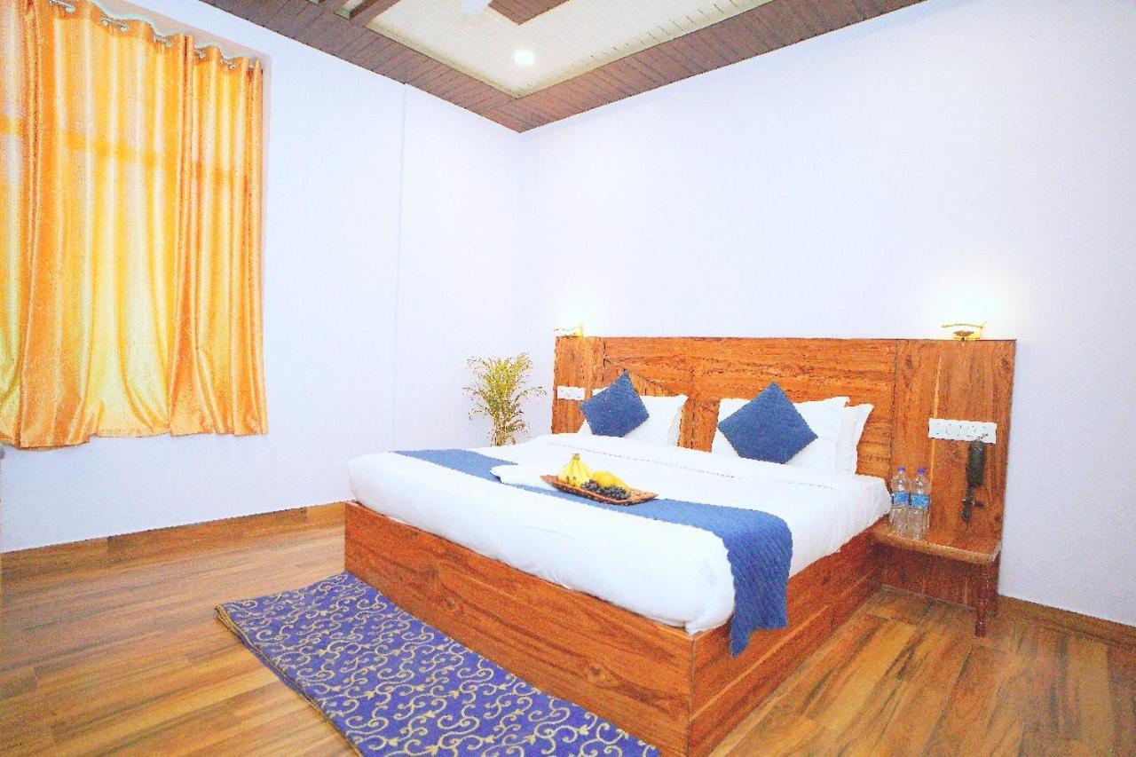 Hotel Kasauli View Cafe Restaurant Open Terrace Mountain View Екстер'єр фото