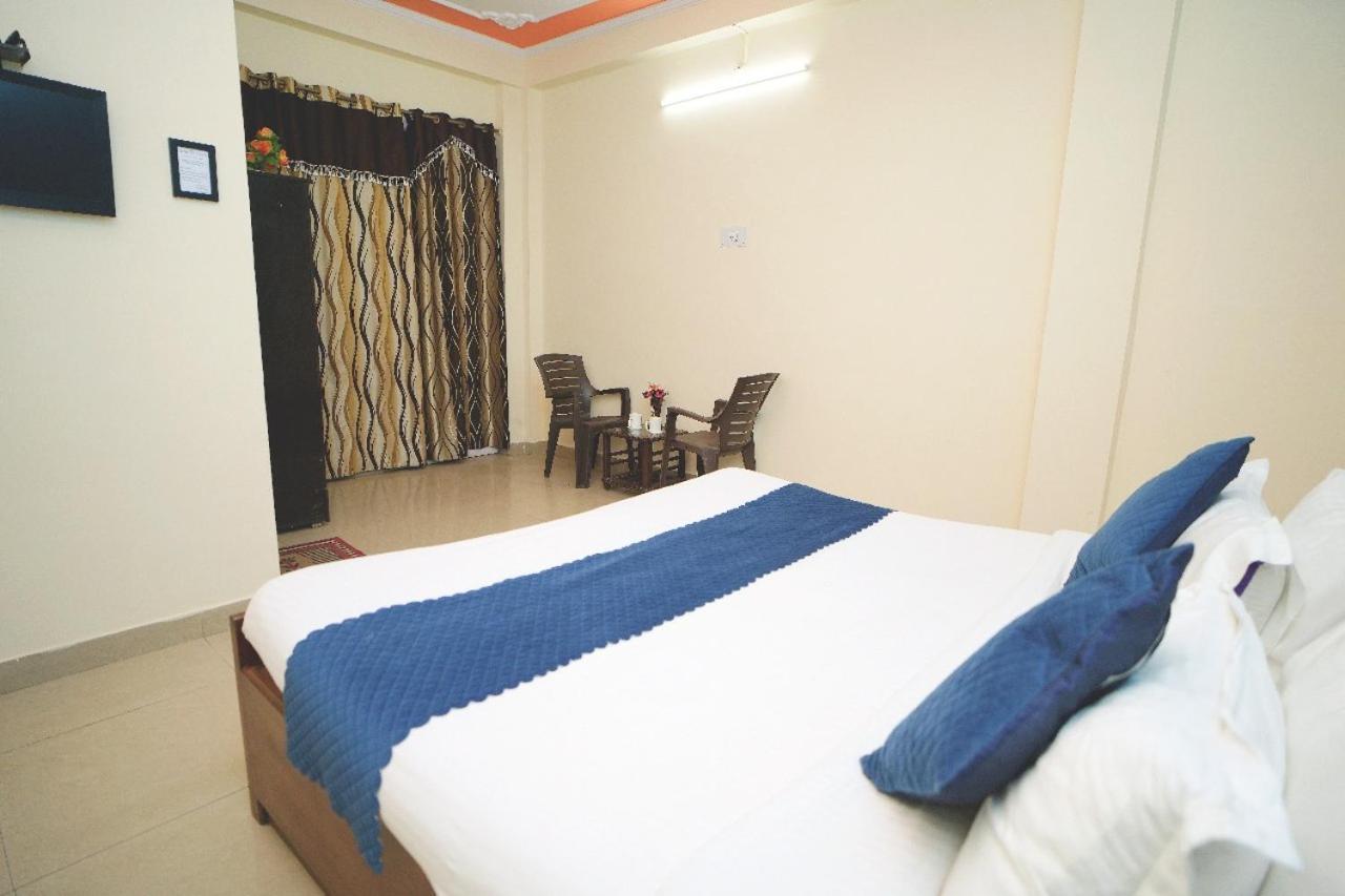 Hotel Kasauli View Cafe Restaurant Open Terrace Mountain View Екстер'єр фото