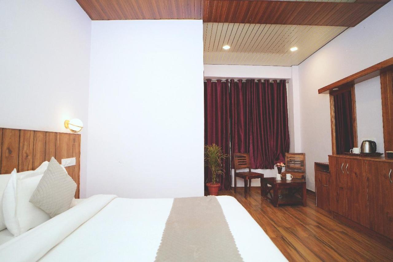 Hotel Kasauli View Cafe Restaurant Open Terrace Mountain View Екстер'єр фото