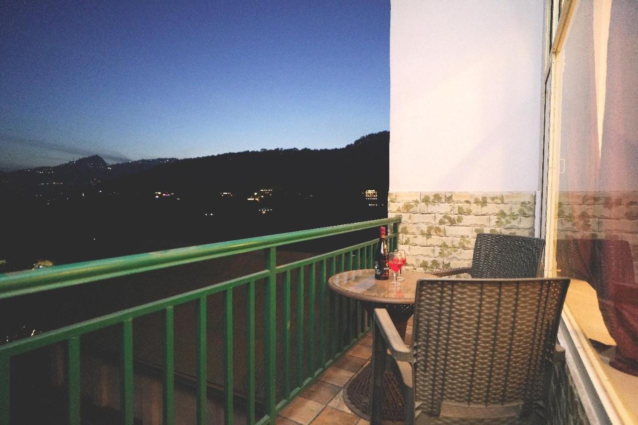 Hotel Kasauli View Cafe Restaurant Open Terrace Mountain View Екстер'єр фото